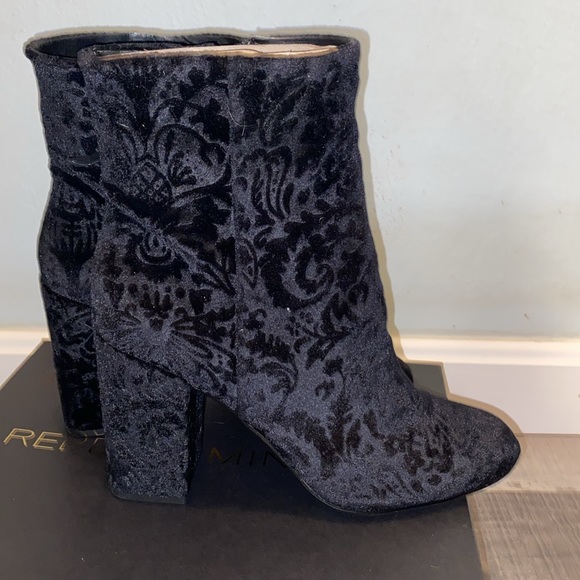 Rebecca Minkoff Bryce Black Floral Block Heel Ankle Bootie Boots New - Picture 5 of 13
